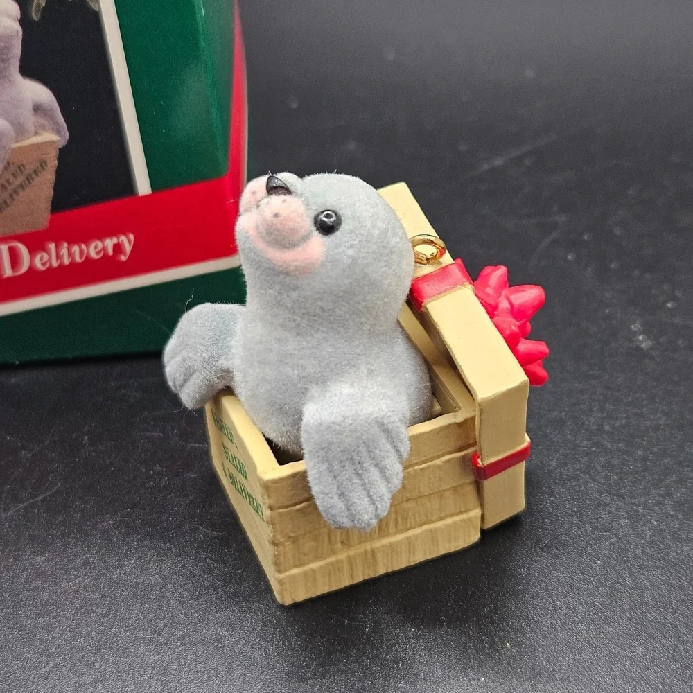 Vintage Hallmark 1989 Special Delivery Seal Keepsake Christmas Ornament